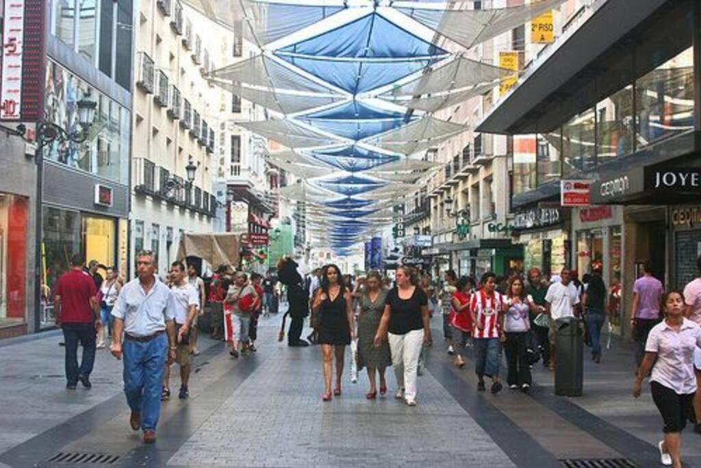 Apartments Plaza Callao Madrid Buitenkant foto